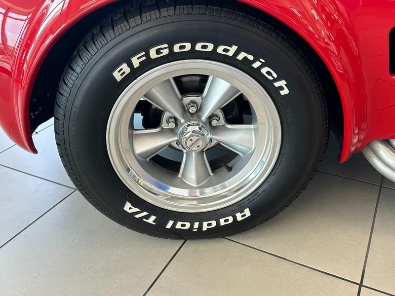 Shelby Cobra Vehicle Image 03