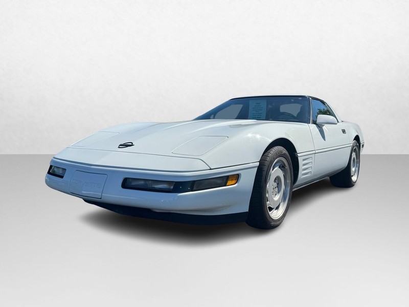 Chevrolet Corvette Vehicle Image 02