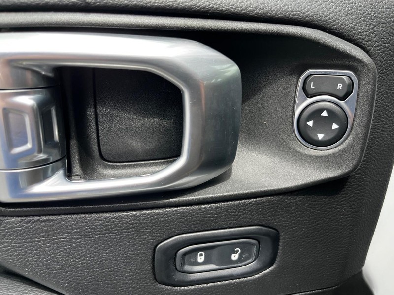 Jeep Wrangler 4xe Vehicle Image 14