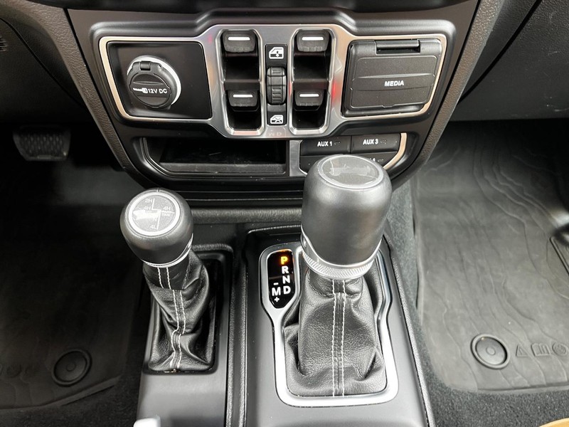 Jeep Wrangler 4xe Vehicle Image 19