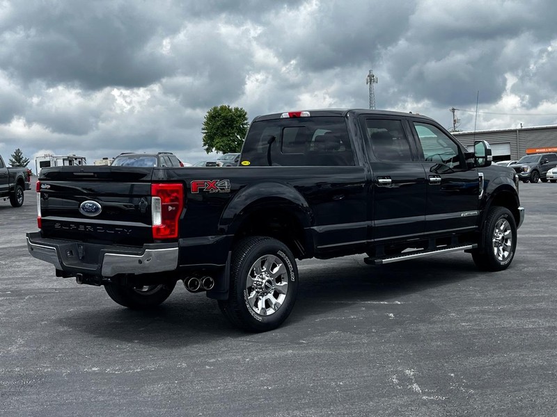 Ford Super Duty F-250 SRW Vehicle Image 03