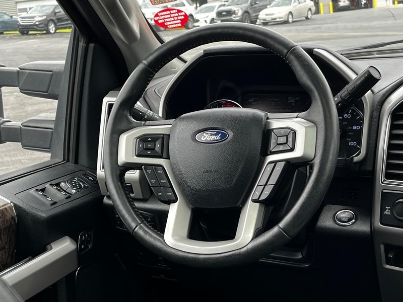 Ford Super Duty F-250 SRW Vehicle Image 08