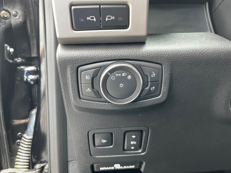 Ford Super Duty F-250 SRW Vehicle Image 13