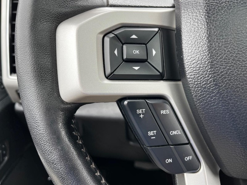 Ford Super Duty F-250 SRW Vehicle Image 14