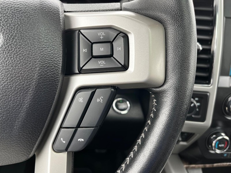 Ford Super Duty F-250 SRW Vehicle Image 15