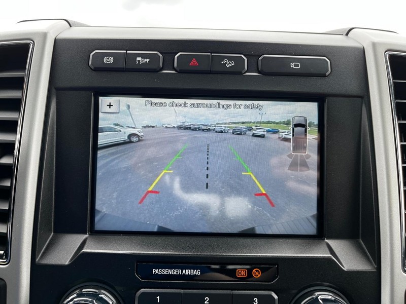 Ford Super Duty F-250 SRW Vehicle Image 18