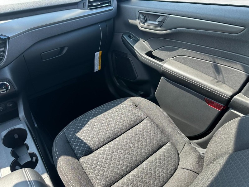 Ford Escape Vehicle Image 09