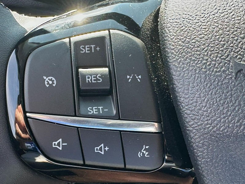 Ford Escape Vehicle Image 12