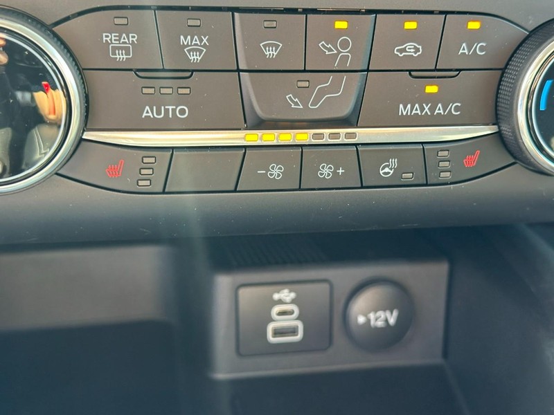 Ford Escape Vehicle Image 14