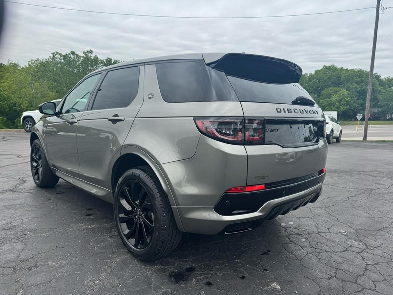Land Rover Discovery Sport Vehicle Image 04