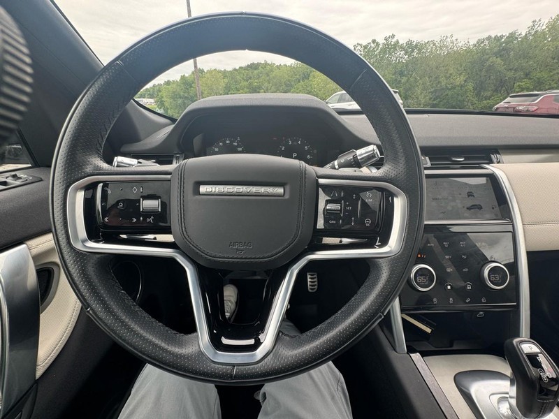 Land Rover Discovery Sport Vehicle Image 19