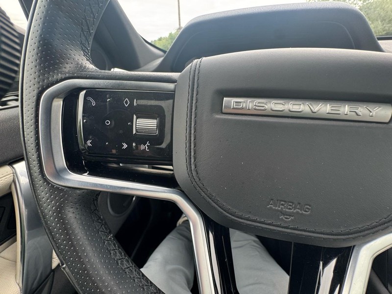 Land Rover Discovery Sport Vehicle Image 20