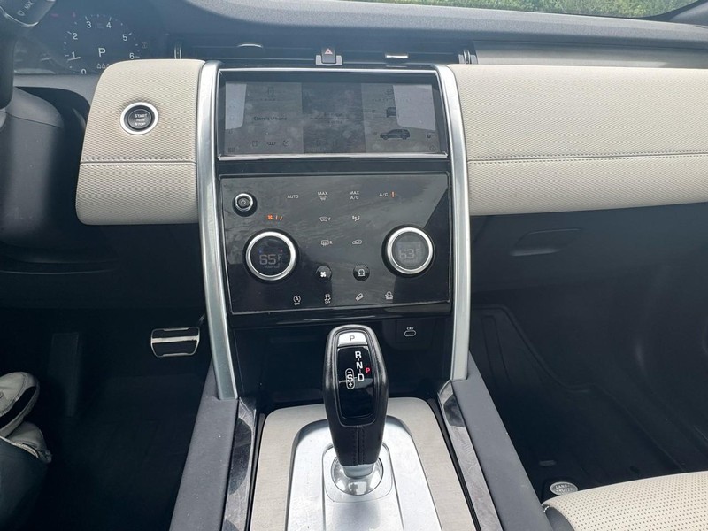 Land Rover Discovery Sport Vehicle Image 23