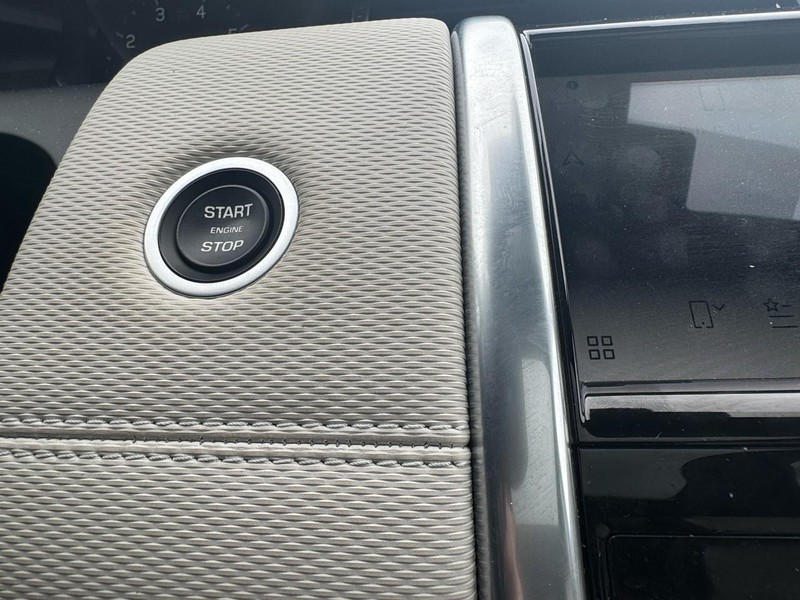 Land Rover Discovery Sport Vehicle Image 27
