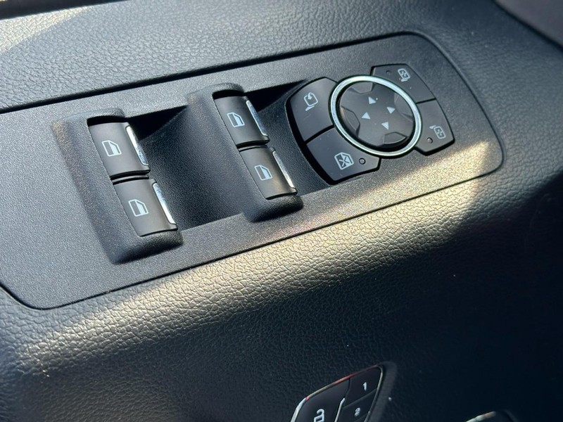 Ford F-150 Vehicle Image 17