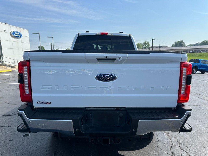Ford Super Duty F-250 SRW Vehicle Image 05
