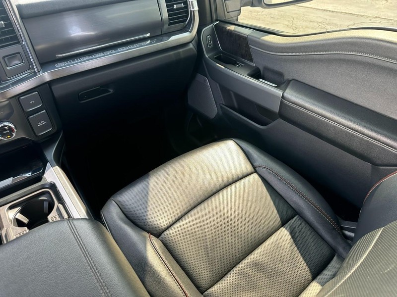 Ford Super Duty F-250 SRW Vehicle Image 16