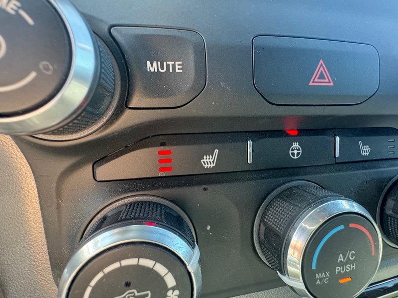 Ram 1500 Vehicle Image 17