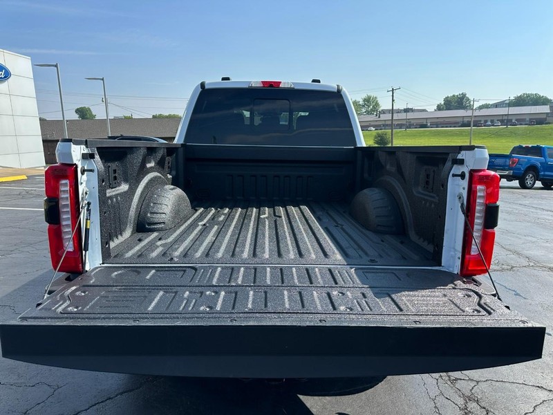 Ford Super Duty F-250 SRW Vehicle Image 05