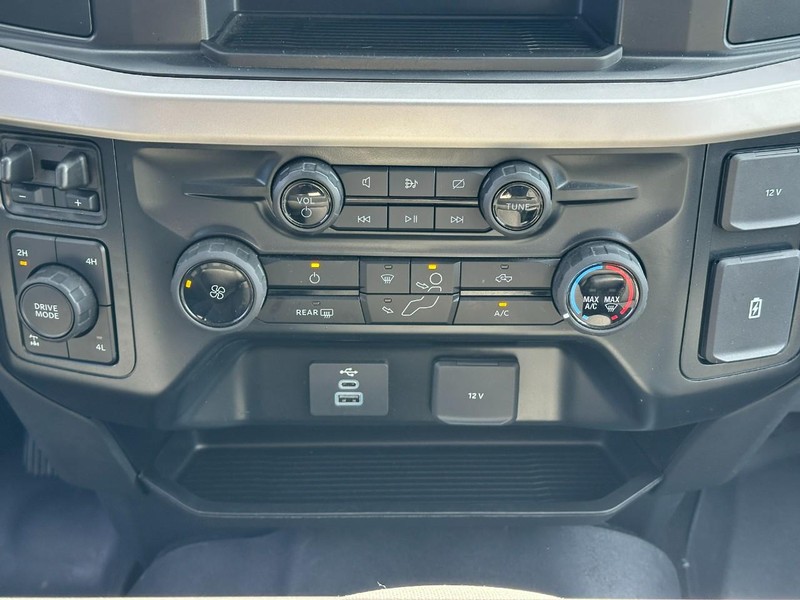 Ford Super Duty F-250 SRW Vehicle Image 14