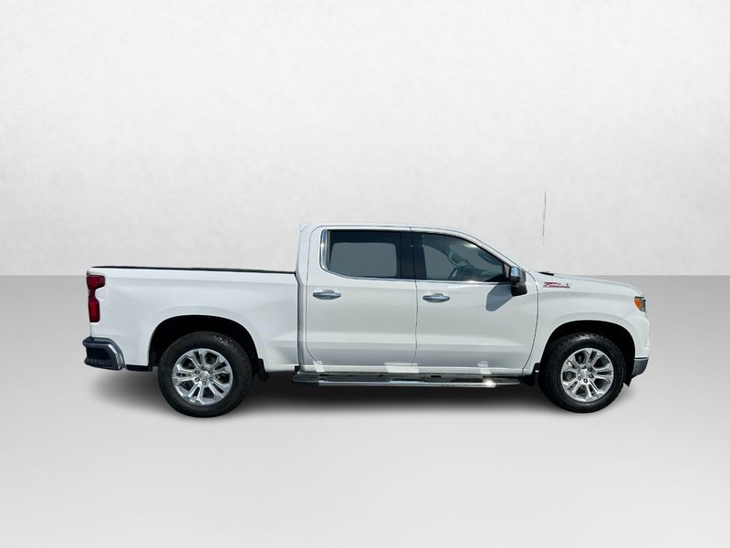 Chevrolet Silverado 1500 Vehicle Image 02