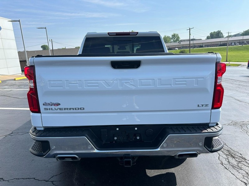 Chevrolet Silverado 1500 Vehicle Image 04