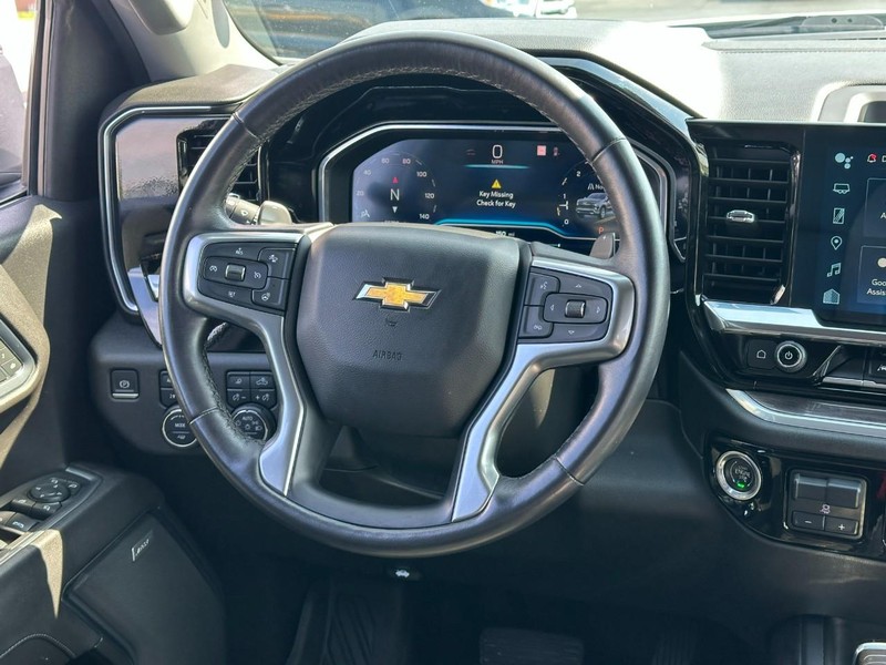 Chevrolet Silverado 1500 Vehicle Image 12