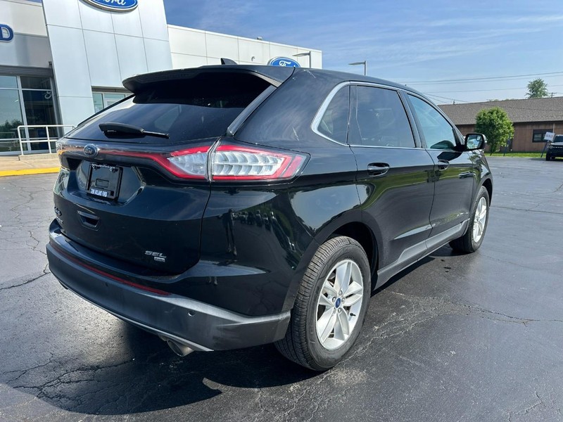 Ford Edge Vehicle Image 03