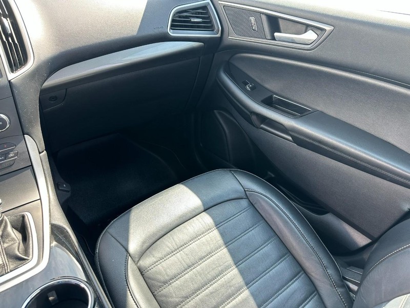 Ford Edge Vehicle Image 15