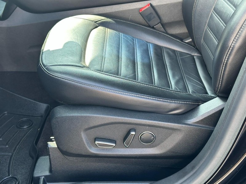 Ford Edge Vehicle Image 17