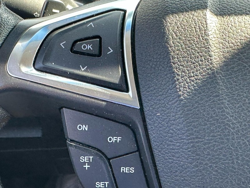 Ford Edge Vehicle Image 18