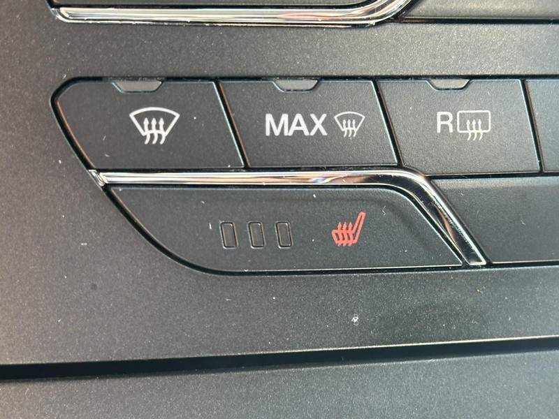 Ford Edge Vehicle Image 21