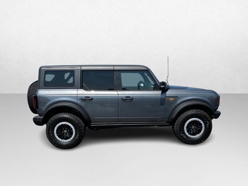 Ford Bronco Vehicle Image 02