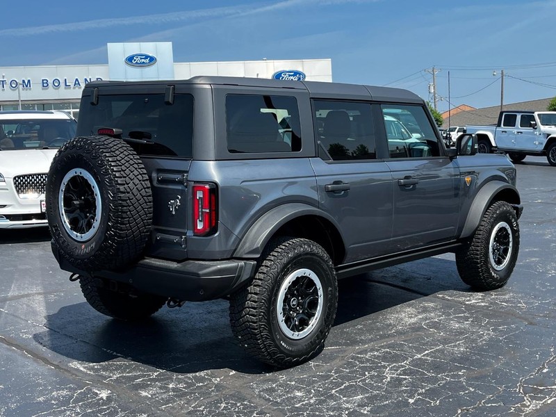 Ford Bronco Vehicle Image 03