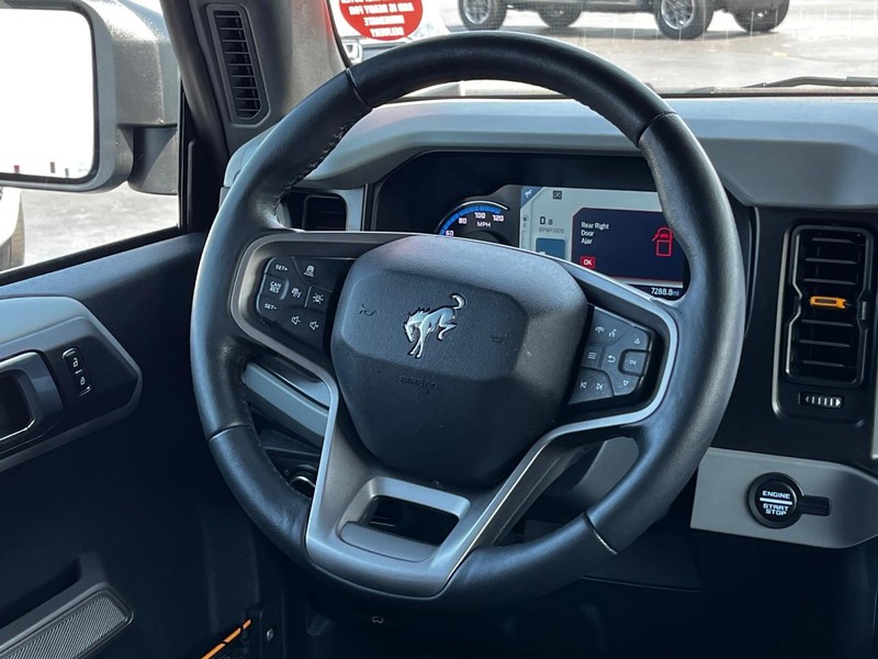Ford Bronco Vehicle Image 12