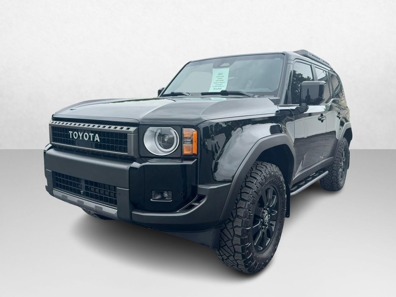 Toyota Land Cruiser Vehicle Image 02