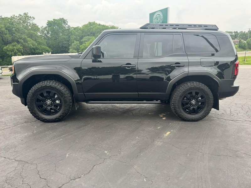 Toyota Land Cruiser Vehicle Image 03