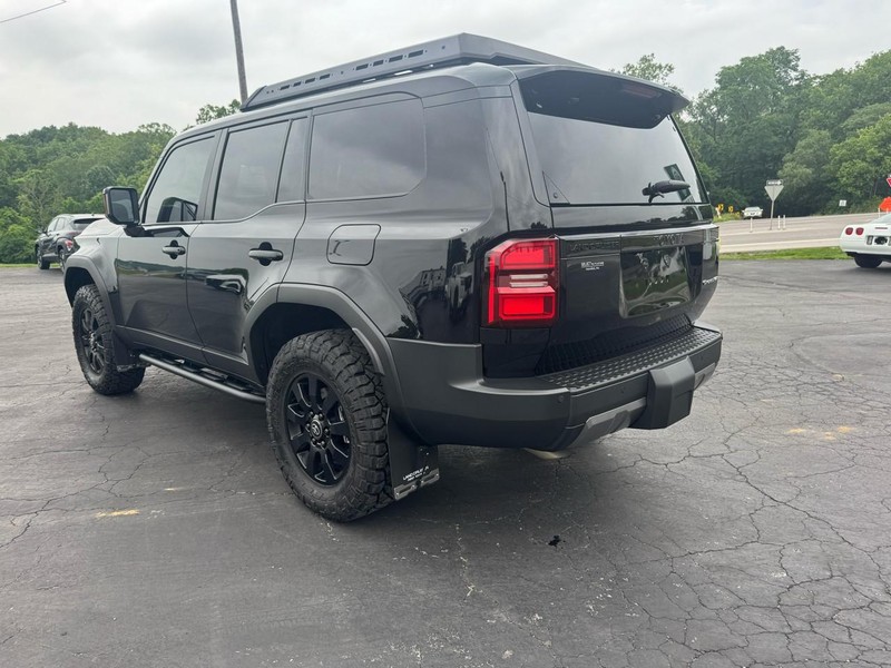 Toyota Land Cruiser Vehicle Image 04