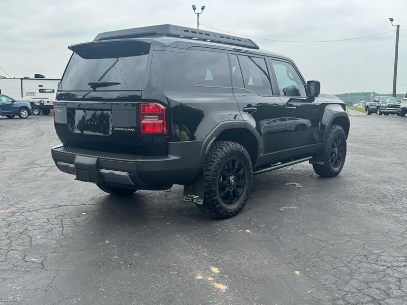 Toyota Land Cruiser Vehicle Image 05