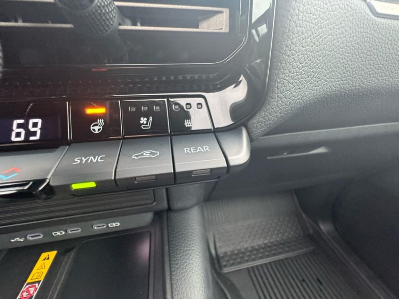 Toyota Land Cruiser Vehicle Image 31