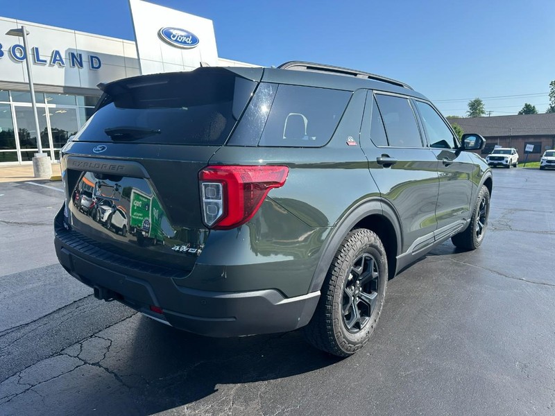 Ford Explorer Vehicle Image 03