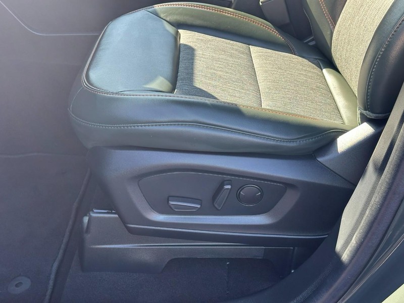 Ford Explorer Vehicle Image 20
