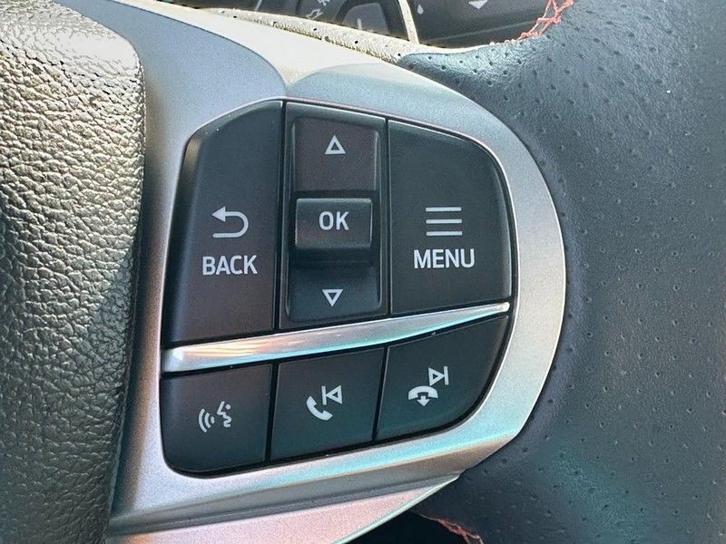 Ford Explorer Vehicle Image 22