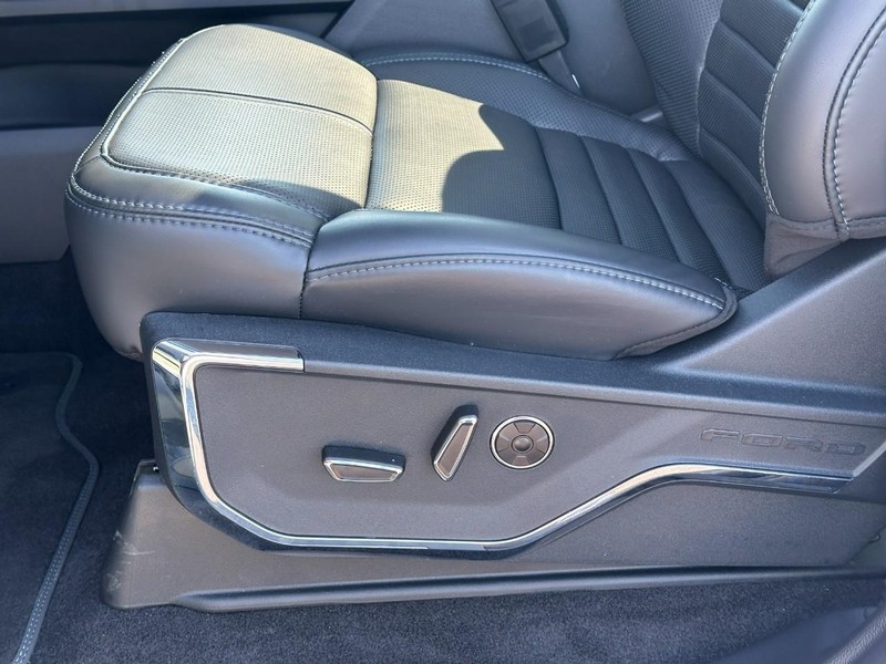 Ford F-150 Vehicle Image 13