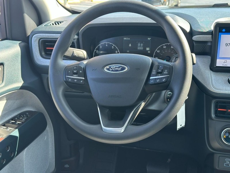 Ford Maverick Vehicle Image 12
