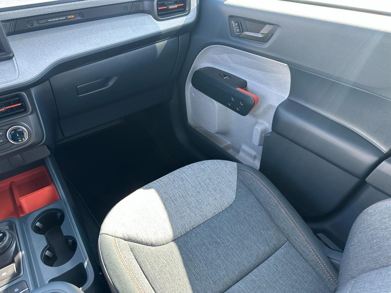 Ford Maverick Vehicle Image 15