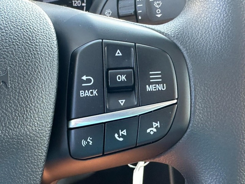 Ford Maverick Vehicle Image 19