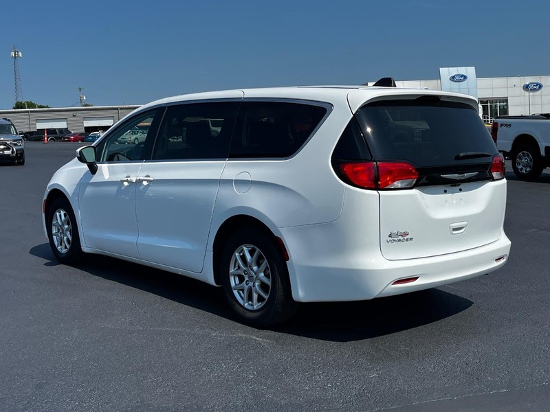 Chrysler Voyager Vehicle Image 06