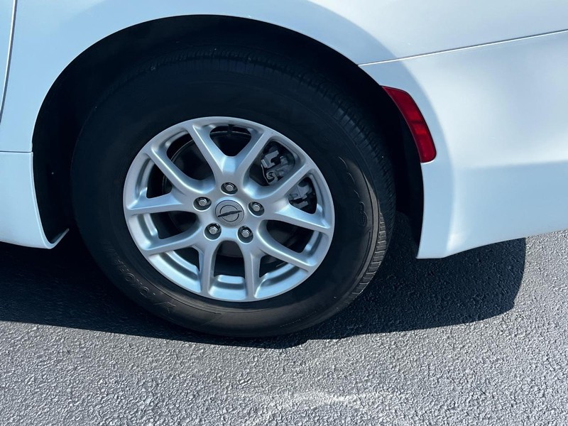 Chrysler Voyager Vehicle Image 07