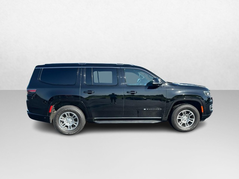 Jeep Wagoneer Vehicle Image 02